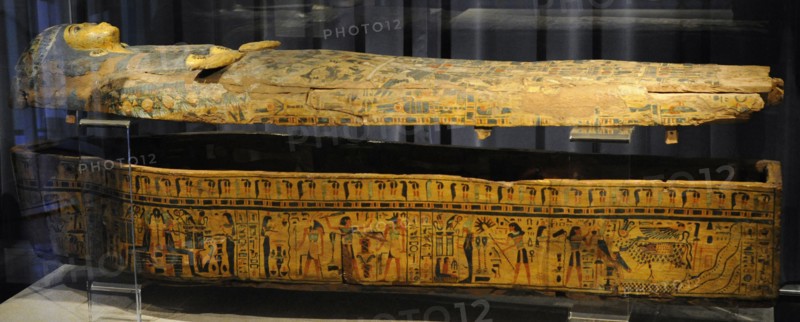 Sarcophagus cover. The priestly from Deir-el Bahri.