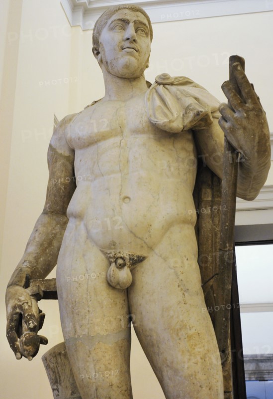 Alexander Severus with idealized body of the Diomedes Cuma-Munich type.