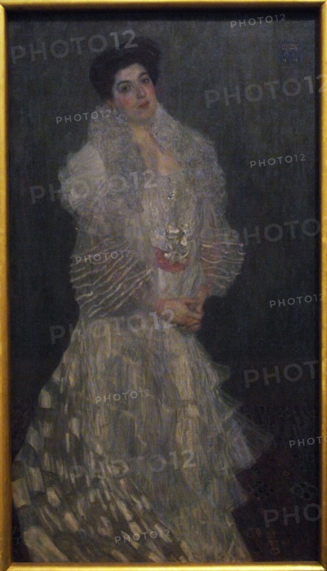 Hermine Gallia.