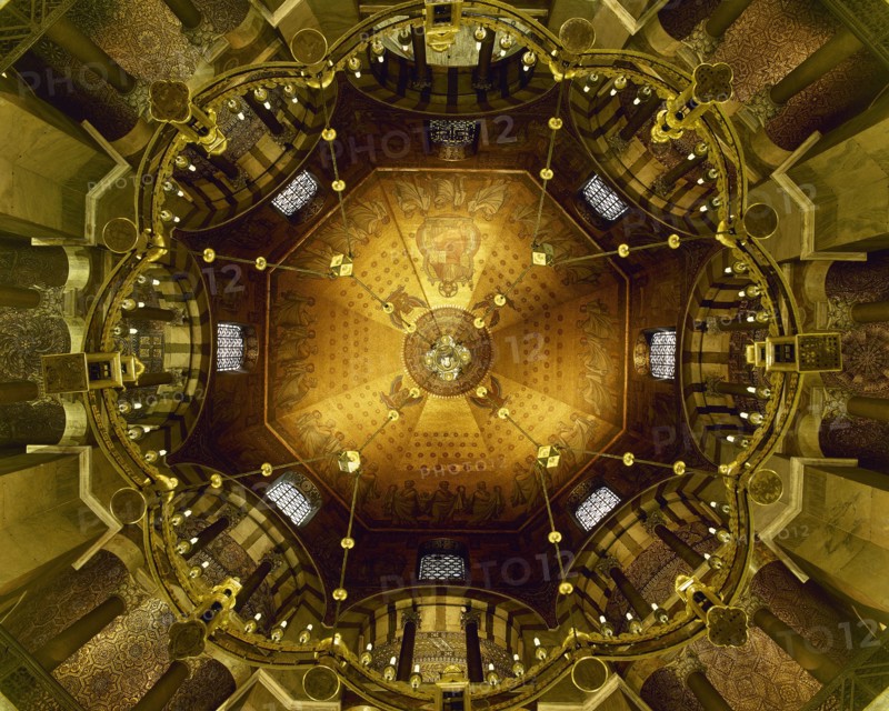 Barbarossa chandelier and dome of the Octagon.