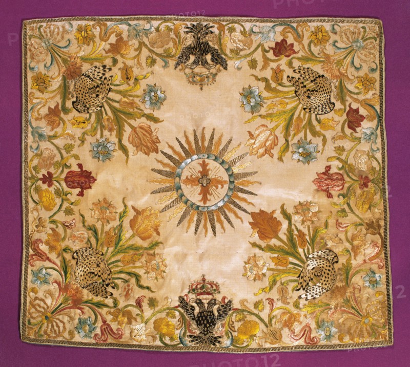Chalice Veil, cloth with covers the chalice.  18th century. Diocesan Museum. Tarragona.