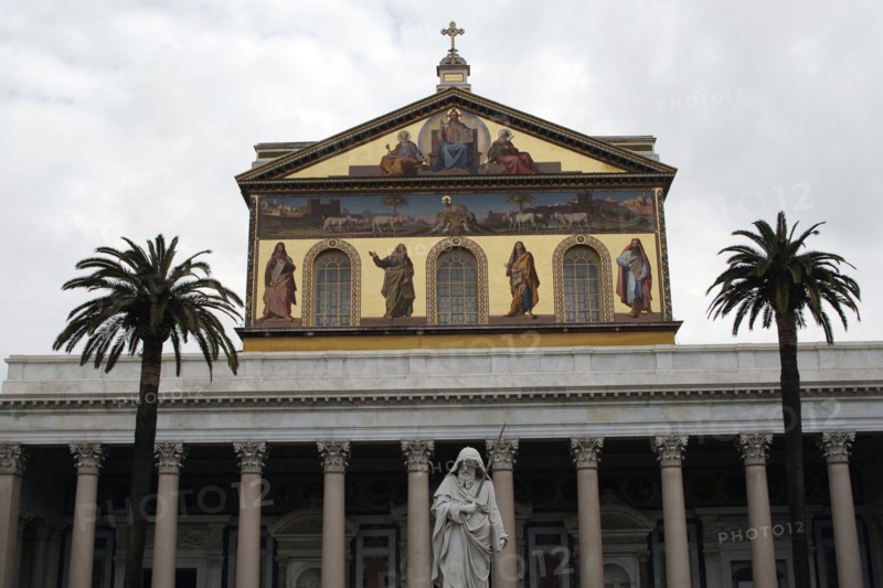 Facade and St. Paul statue by Obici.