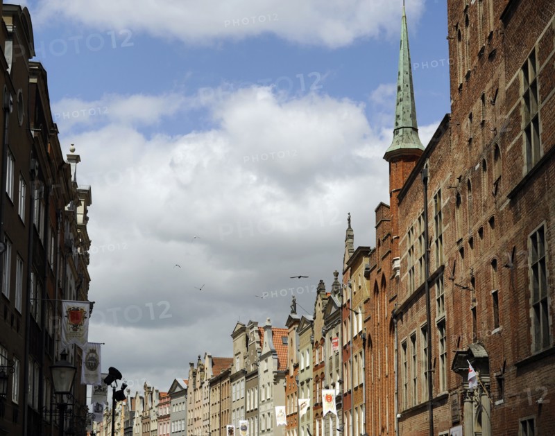 Typical buildings in Dluga Street.