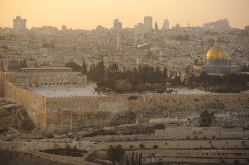 Al-Aqsa Mosque, Dome of the Rock, Dome of the Chain and Herodian walls.