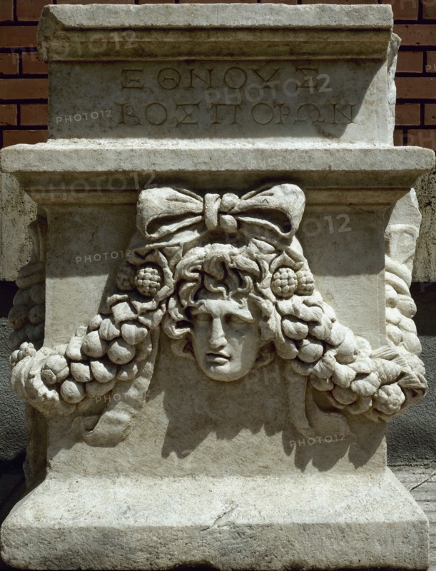 Roman art. Turkey. Aphrodisias. Sarcophagus. Woman and garland. Relief.