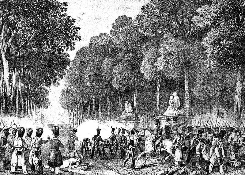 The Dutch troops defend themselves in the park