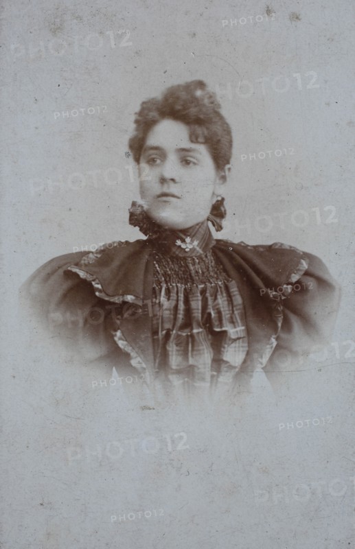 Frau
