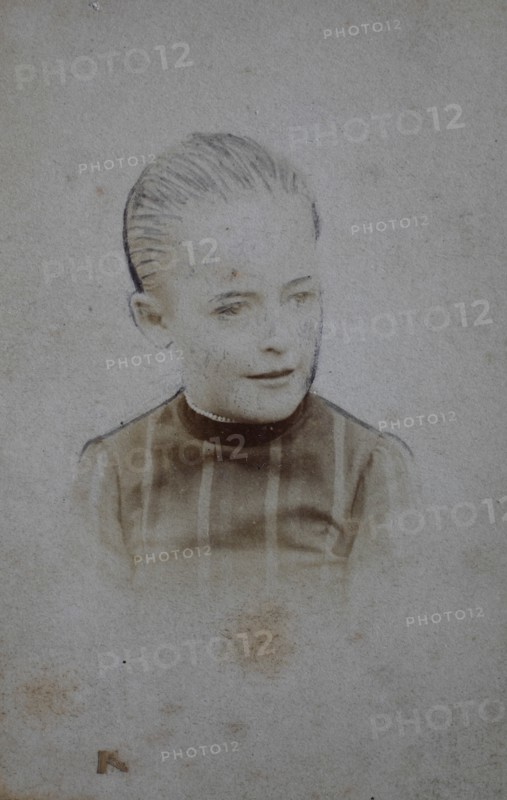 Frau