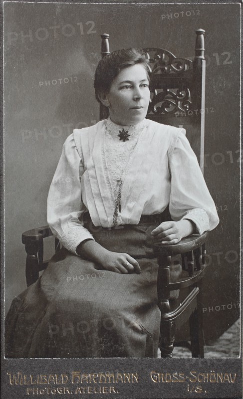 Frau