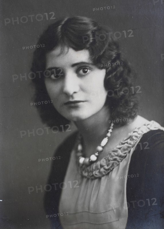 Frau
