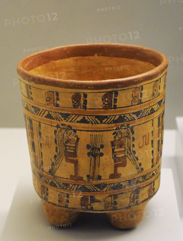 Vase decorated with courtly scenes