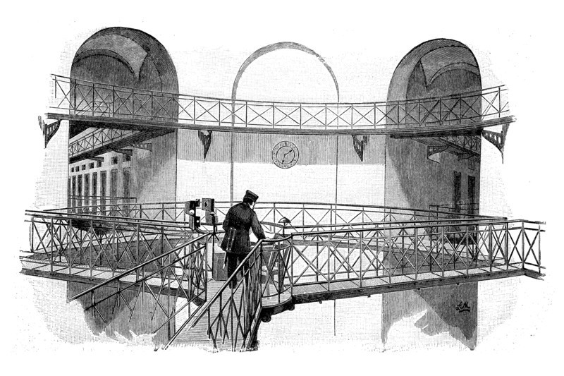 Central hall of Moabit prison with a guard