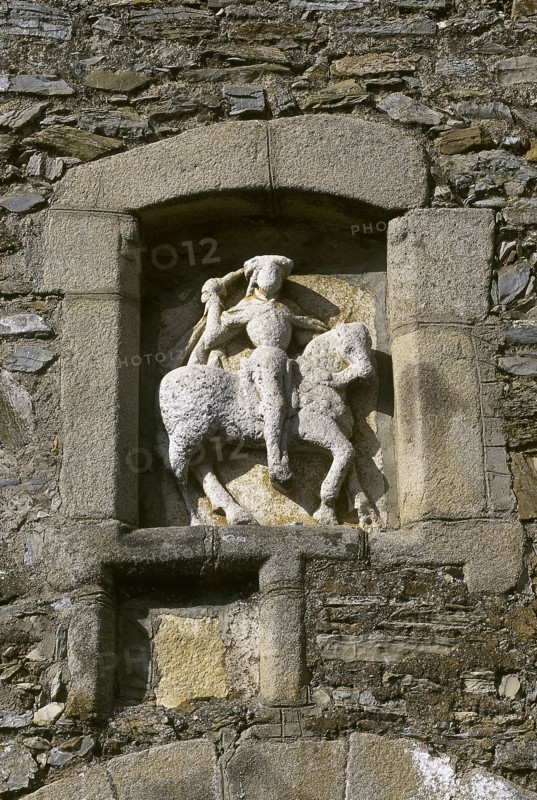 Statue of St James the Moor-slayer in Cubo's Arch.