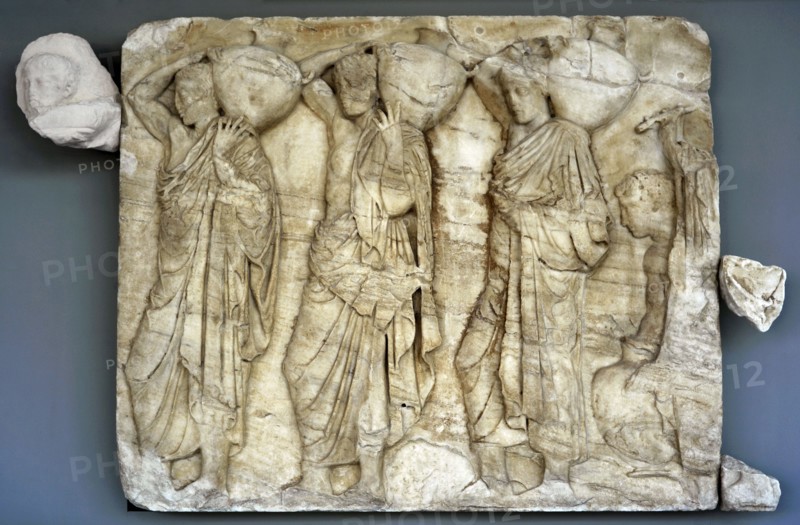 Procession: four hydria-bearers.