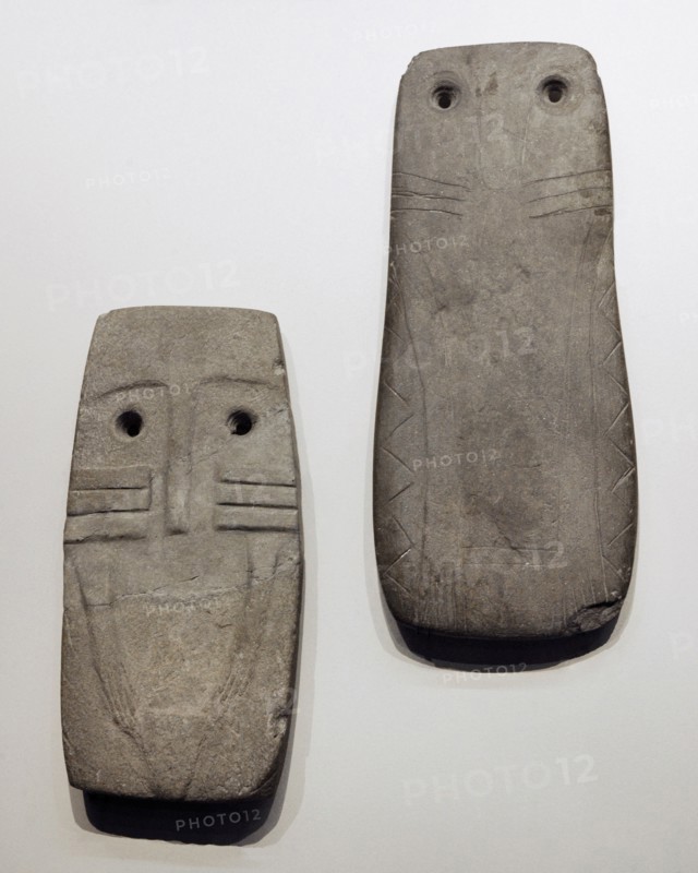 Idol-plate anthropomorphic