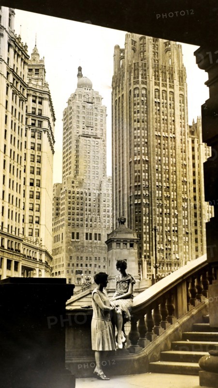 1929 - two Girls under Link Bridge in Chicago