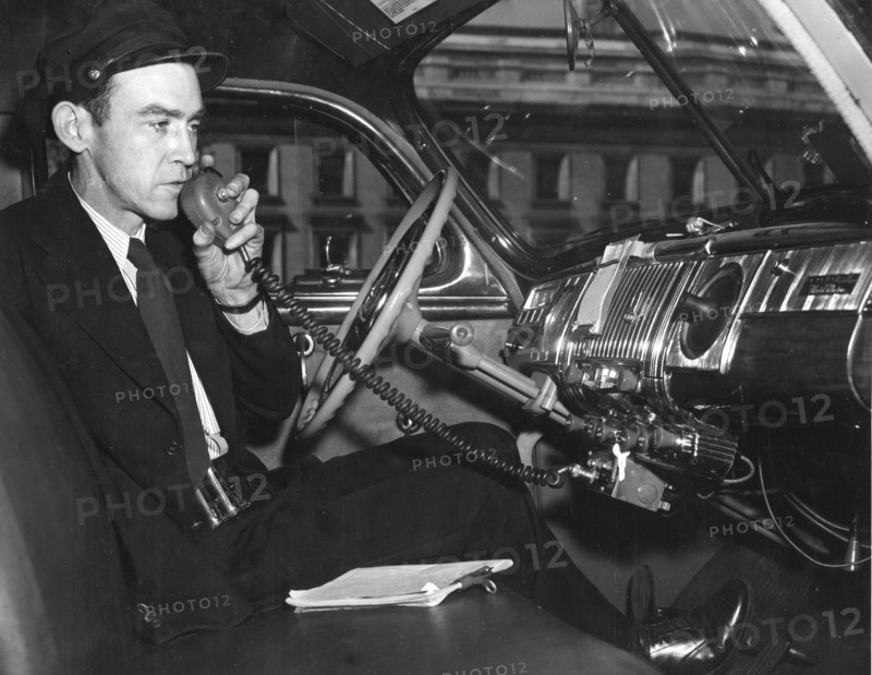 Taxi Driver Uses 2-Way Radio