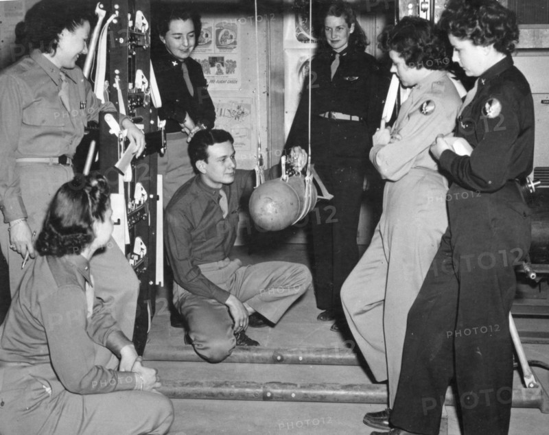 WASPs Receive Ground Instruction
