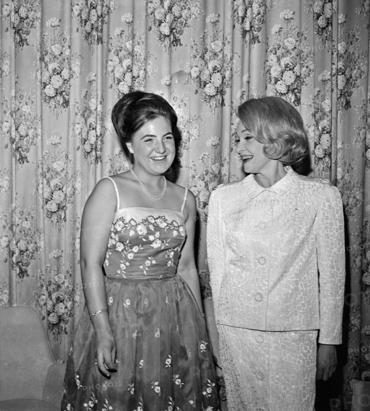 Grand Gala du Disque poplar in Kurhaus in Scheveningen Princess Margriet together with Marlene Dietrich Date October 12, 1963 / Location Scheveningen, South Holland.