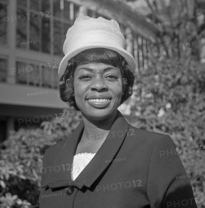 American-Belgian jazz singers in Kijk de Rijk Show, Donna Higtower after the press conference (head) Date April 10, 1964.