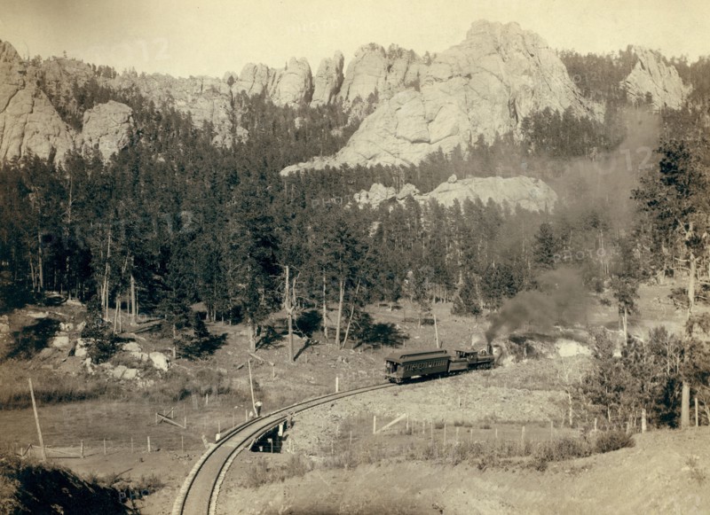 Horse Shoe Curve.' On B[urlington] and M[issouri River] R'y. Buckhorn Mountains in background 1891.