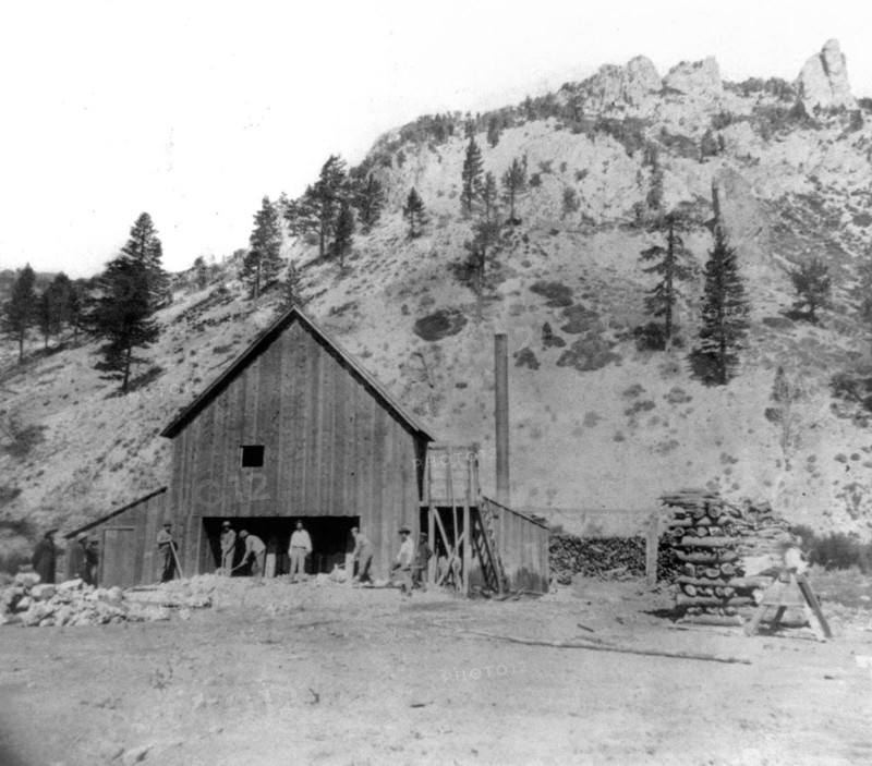 California History - Quartz Mill, Silver Mountain, Alpine County circa 1866 .