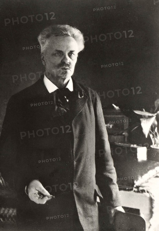 Swedish author August Strindberg in his flat at Drottninggatan 85 in Stockholm  Date: October 1908 .