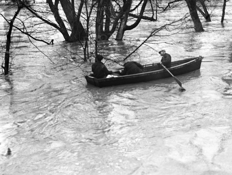 Flooding, Potomac River, Washington, D.C. circa March 19, 1936.