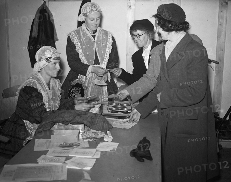 Friezinnen women in traditional dress  / Date November 18, 1947.