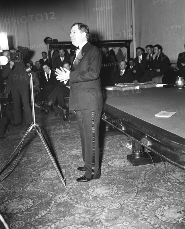 Senator Huey P. Long speaking in early 1935 .