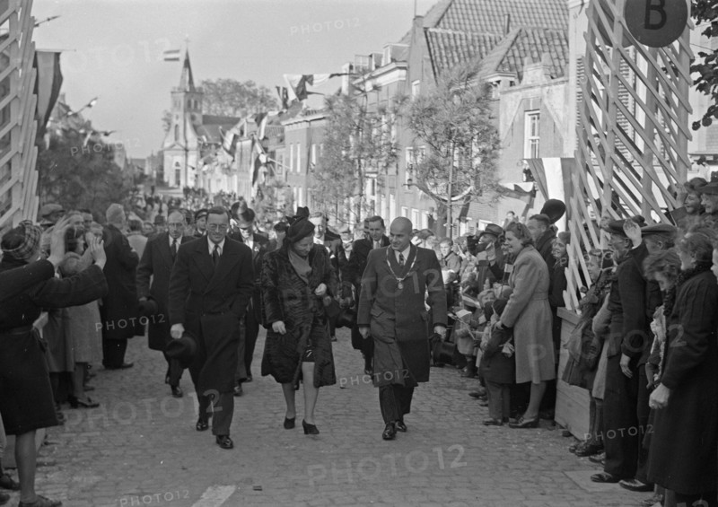 Visit of the Royal Couple to Zeeland / Date October 30, 1947.