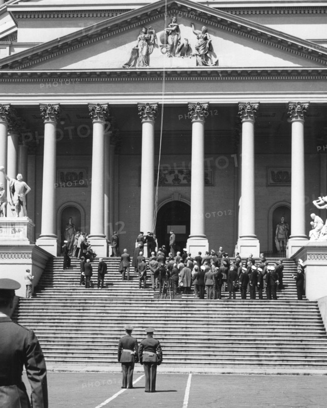 Iwo Jima survivors raise flag over US. Capitol