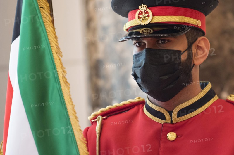Kuwaiti honor guard member