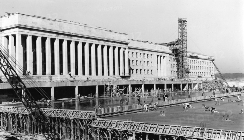 Pentagon construction - The Pentagon’s facade nearing completion