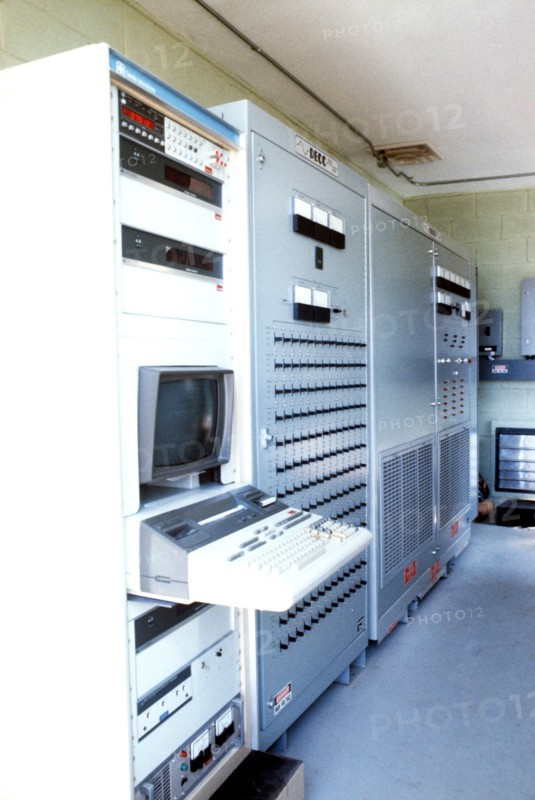 Transferring power from the solar cells to the power grid
