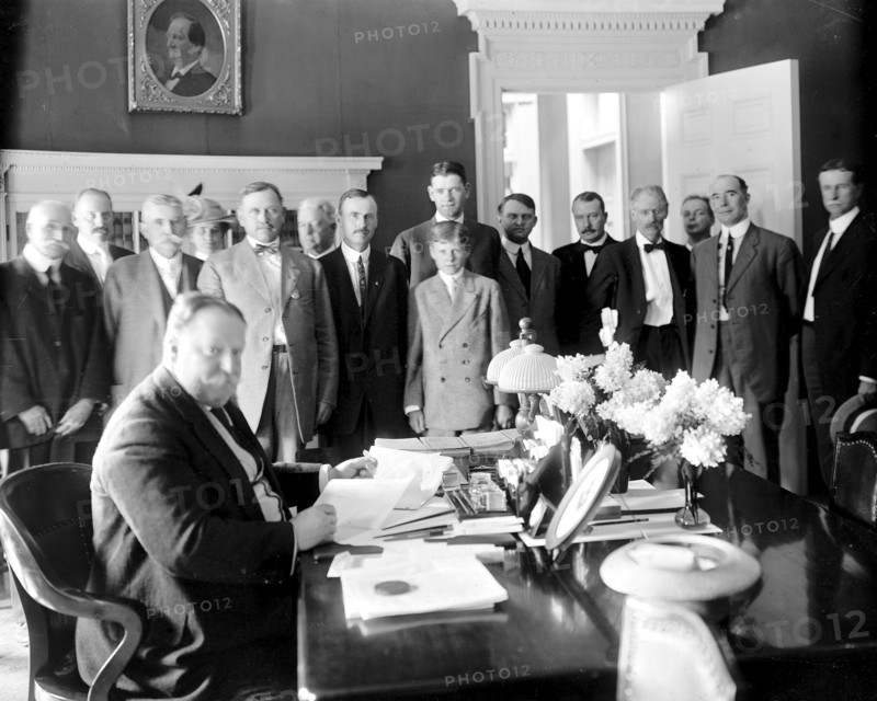 President William Howard Taft signing Arizona statehood bill.