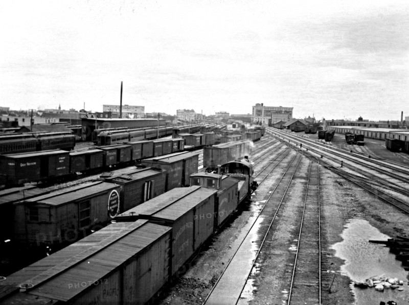 Railways cars and tracks in Winnipeg