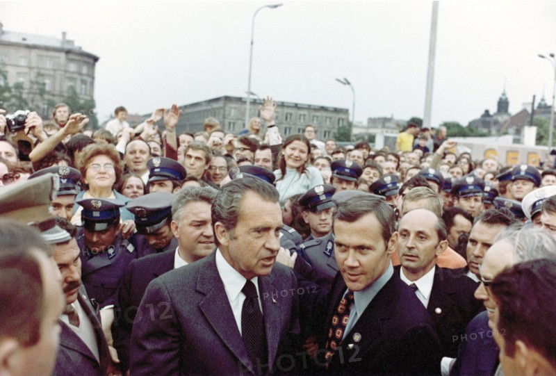 Nixon and Pat Nixon in Warsaw.