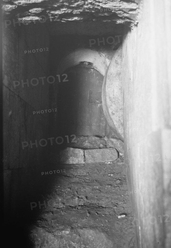Rolling stone in Tomb of Mariamne in Jerusalem ca. 1900