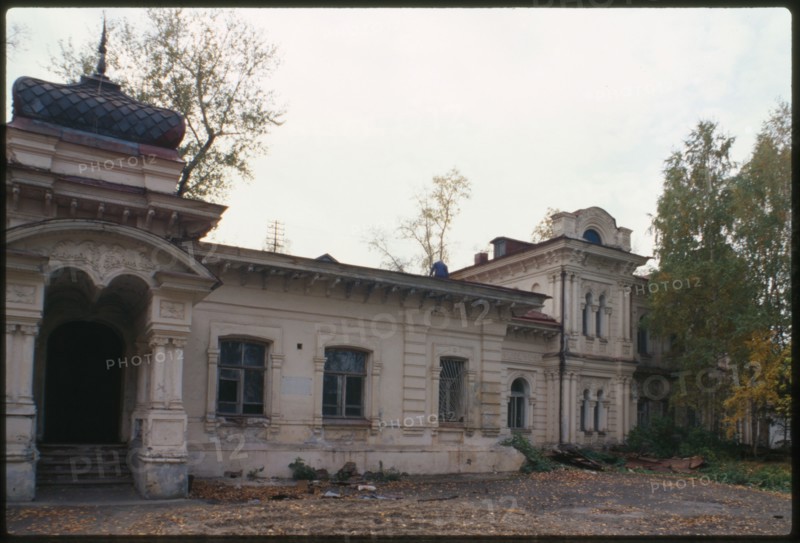 Mansion of the Tartar merchant, Karym Khamitov (1894), which is now being converted into a cultural center for the region's Tartar population, Tomsk, Russia; 1999