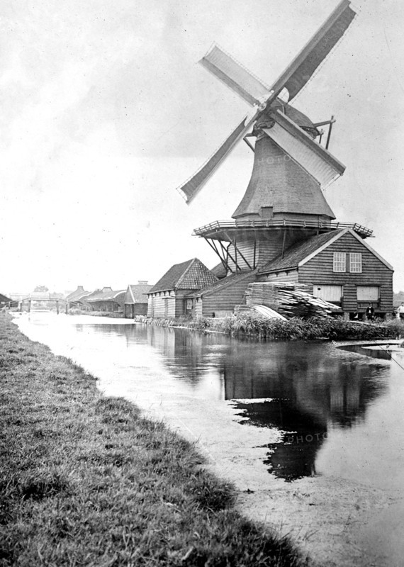 Holland. Sawmill at Zaandan ca.  between 1910 and 1926