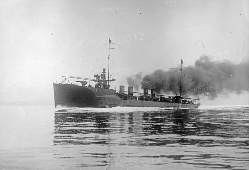 United States naval ship, U.S.S. Reid underway ca.  1910