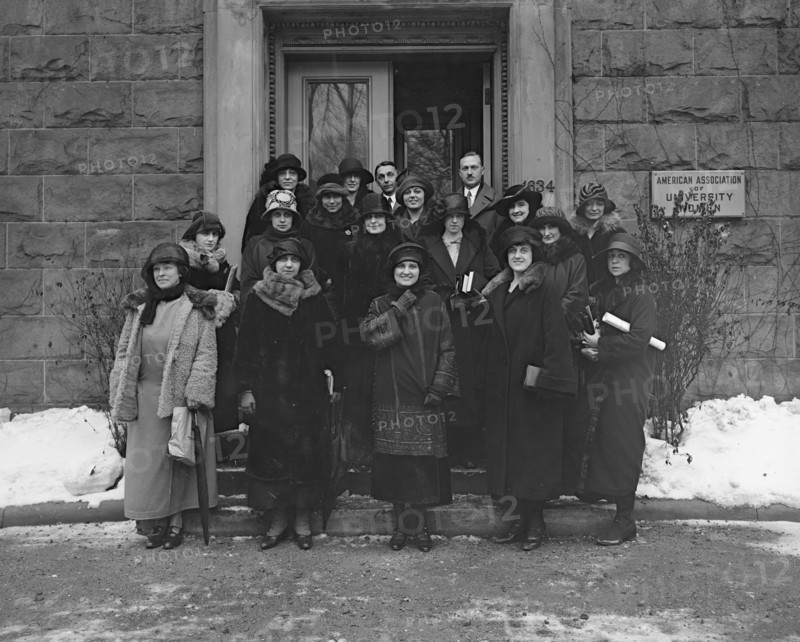 YMCA group / Women standing outside the American Association of University Women ca.  between 1910 and 1925