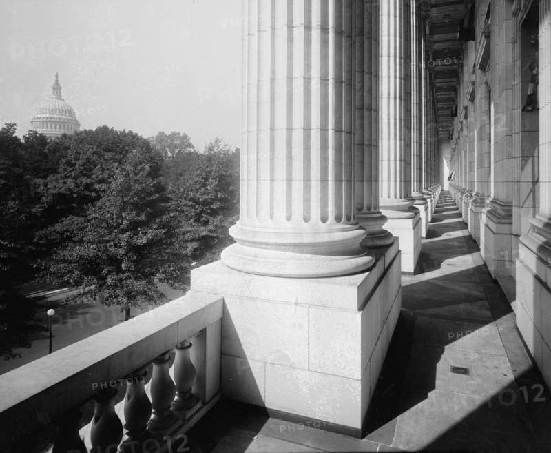 U.S. Capitol as seen from Senate Office Building ca.  between 1910 and 1925