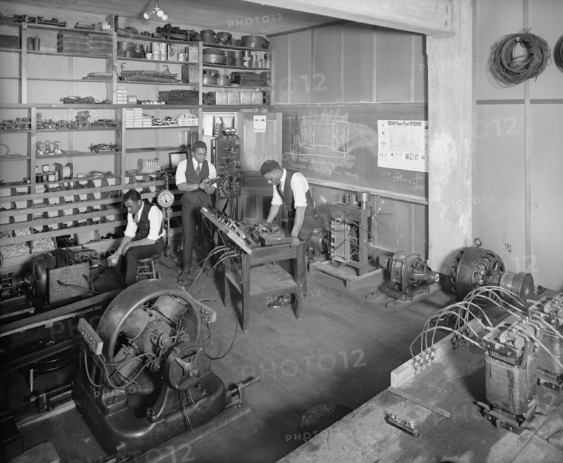 African American men in a workshop at Howard University, [Washington, D.C.]. ca.  between 1910 and 1920