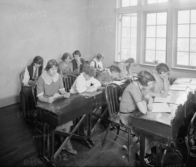 School students studying at the Maret French School, [Washington, D.C.]. ca.  between 1910 and 1920