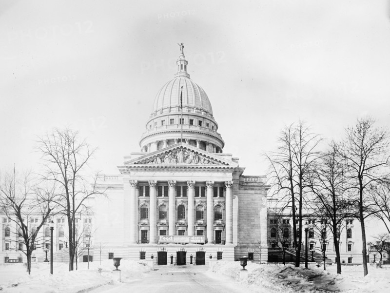 State Capitol Building, Madison, Wisconsin. ca.  between 1910 and 1920