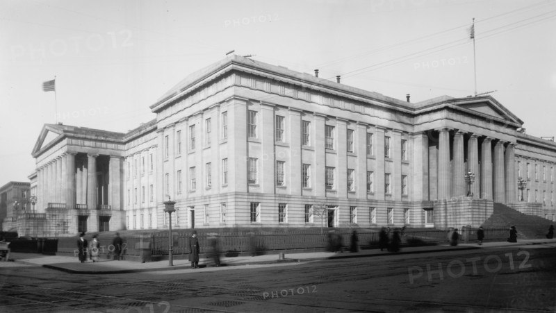 Patent Office exterior, [Washington, D.C.] ca.  between 1910 and 1935
