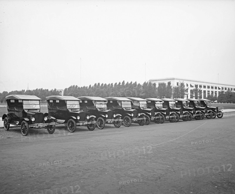 Robey Motor Company, Parked Ford police cars ca.  between 1910 and 1925