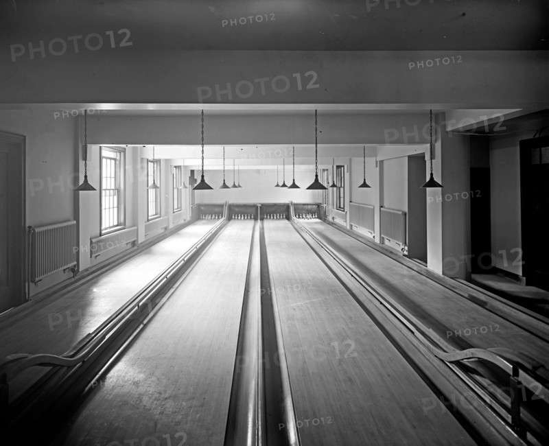 Bowling lanes at the Jewish Community Center ca.  between 1910 and 1926
